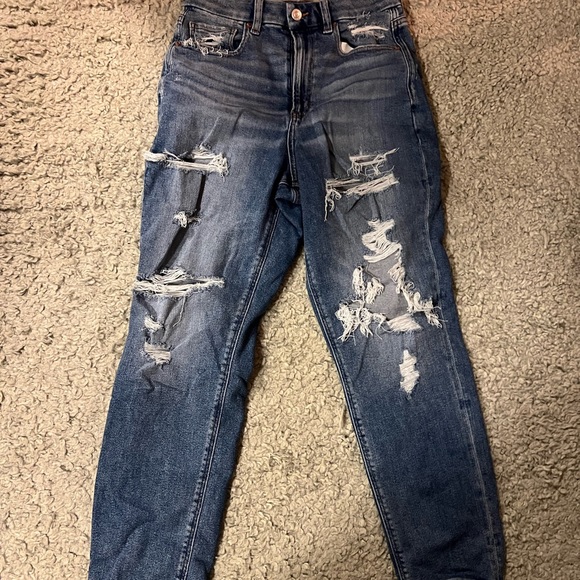 American Eagle Mom Jenas - Medium denim with rips - curve - Picture 1 of 3